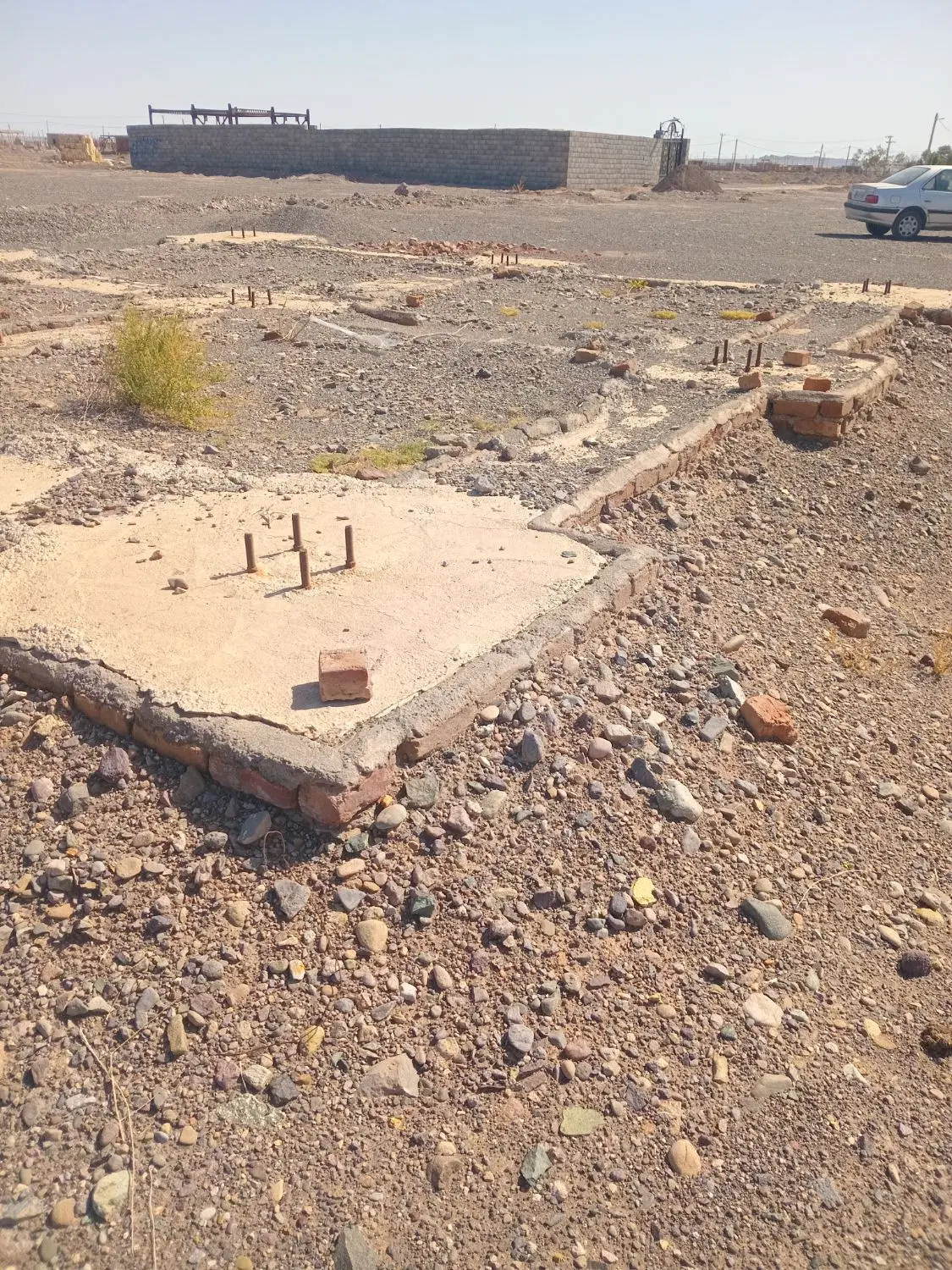 زمین فروشی
