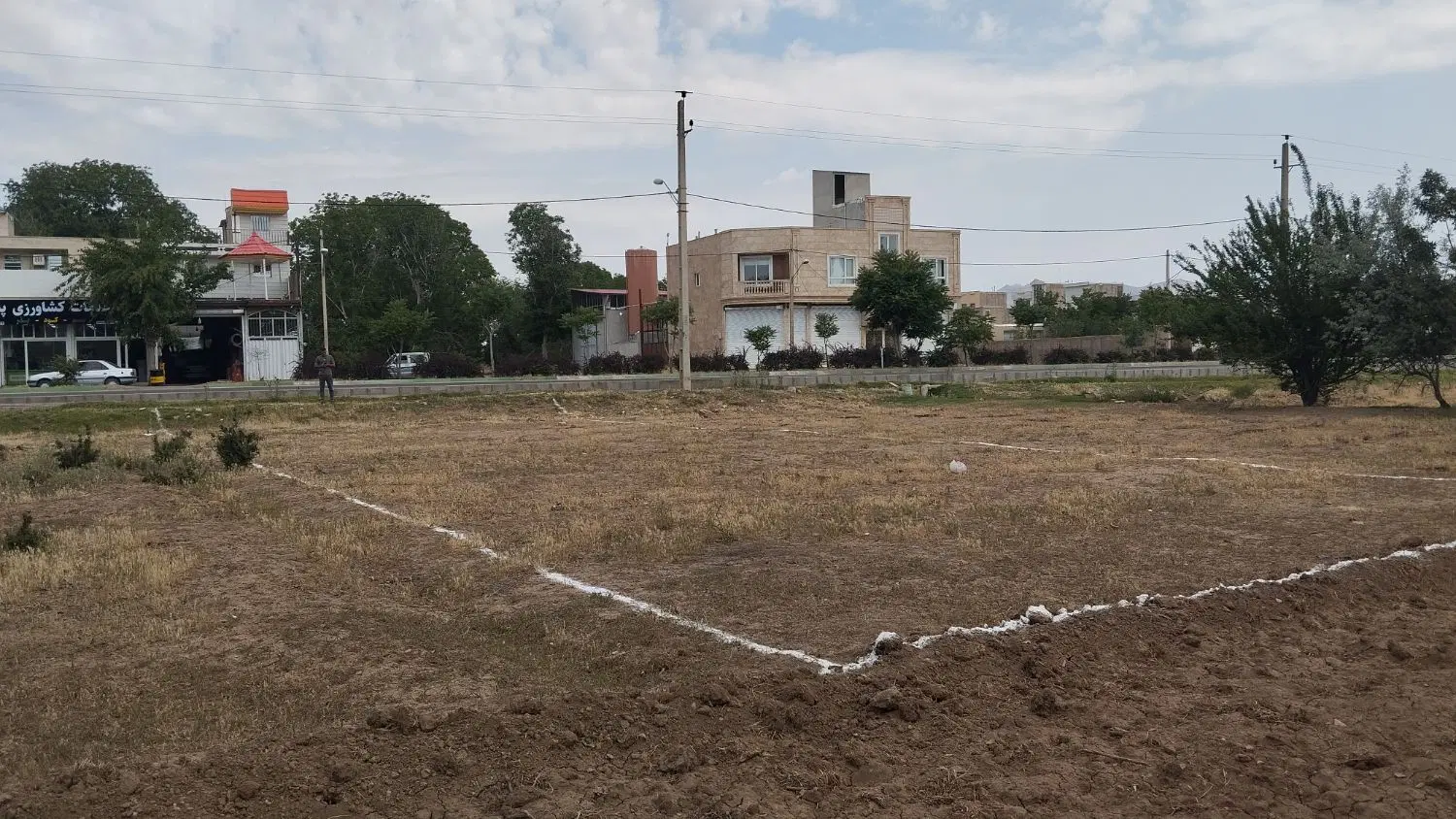 زمین بر خیابان مطهری داخل محدوده شهرداری