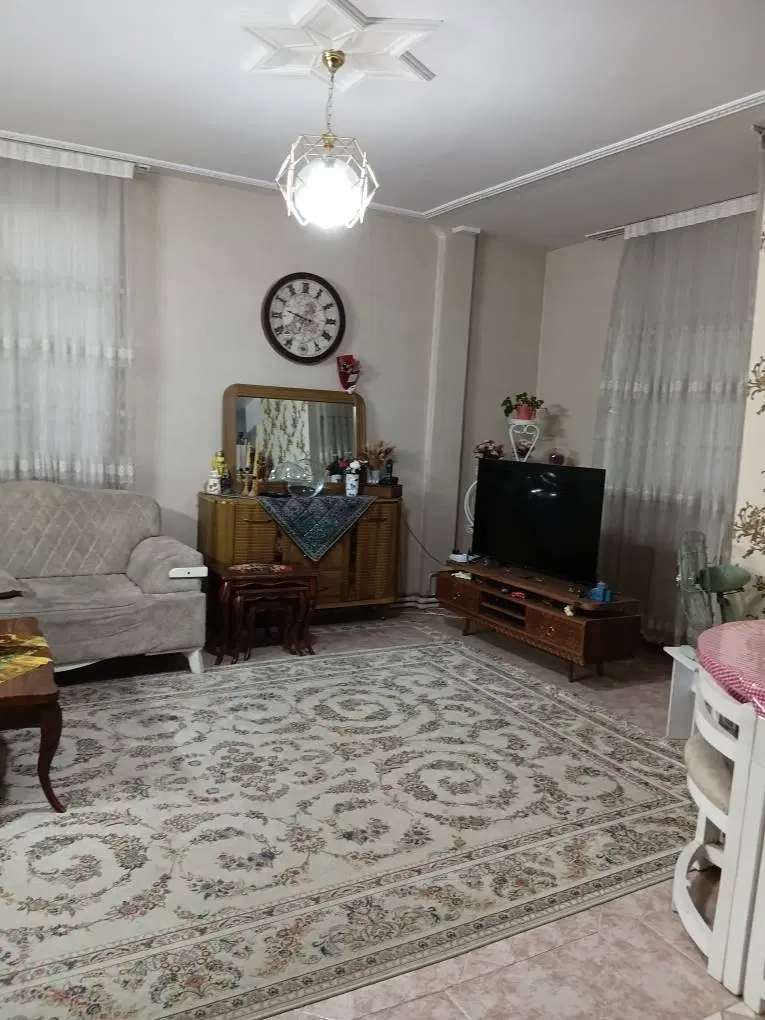 ۸۴ متر دو خواب با پارکینگ سندی مجتمع گلسار