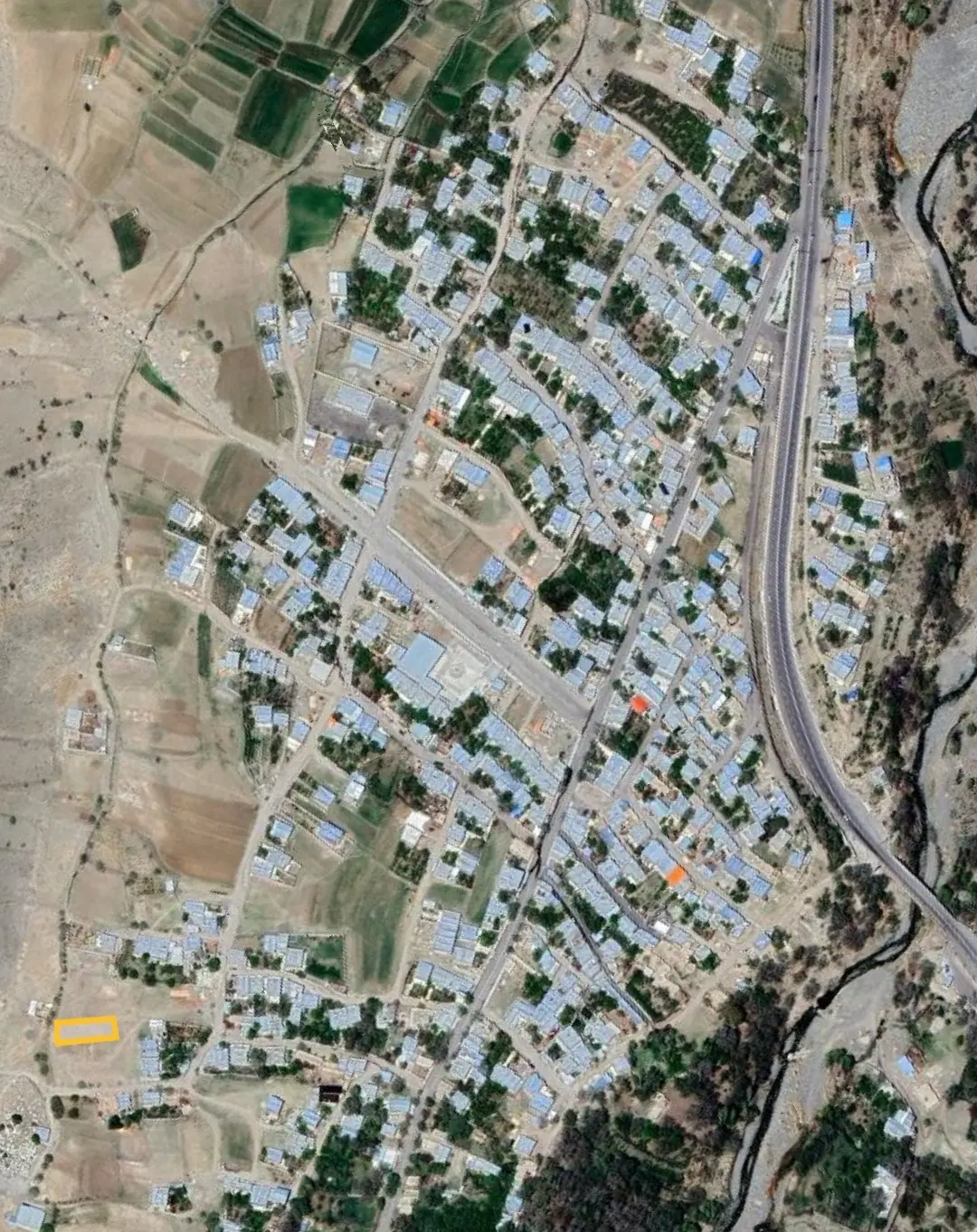 زمین مسکونی رابر (دیوران)