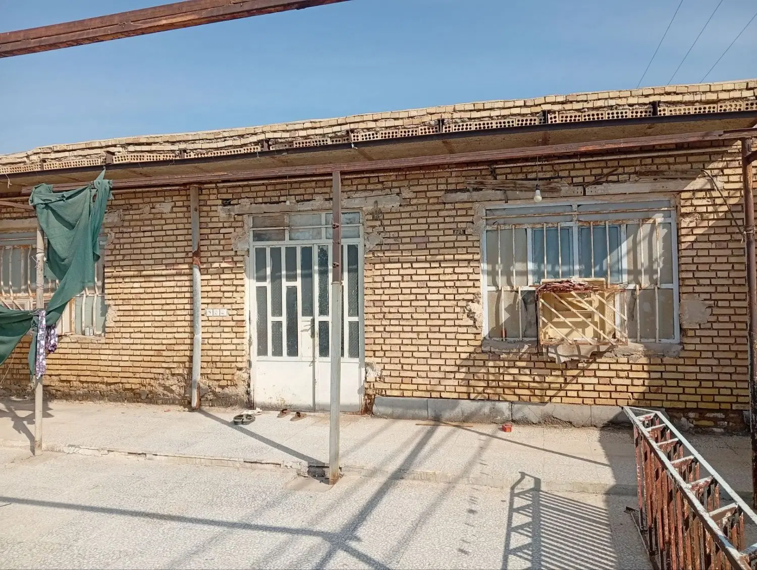 فروش یکباب خانه مسکونی روستایی خزعل آباد منیوحی