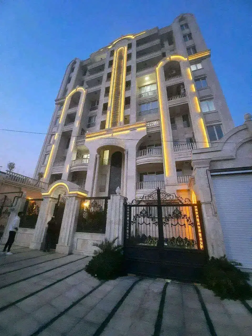 فروش ۱۰۲متر_لاکچری ترین برج منطقه فوول امکانات