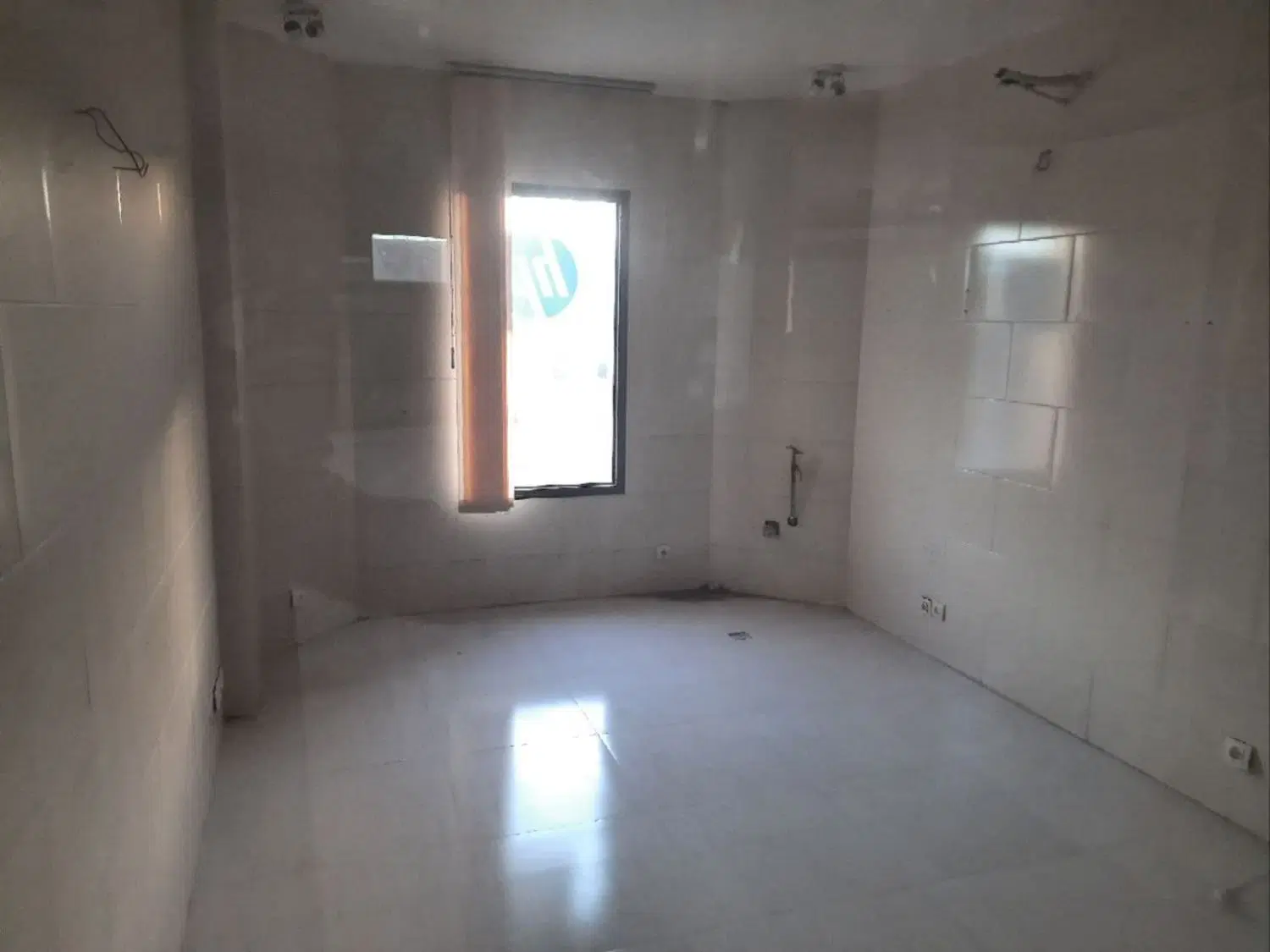 فروش مغازه ب 4 B جنب دادگاه.آموزشگاه رانندگی طلوع