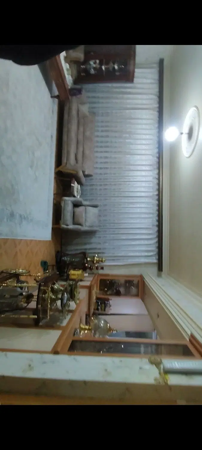 اجاره واحد در کشاورز جنب پارک گلسار