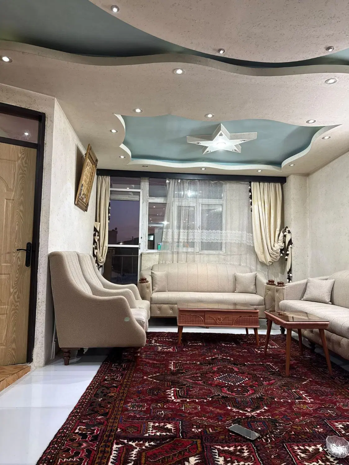 فروش حیاط 90 متر دو طبقه در ولیعصر 2