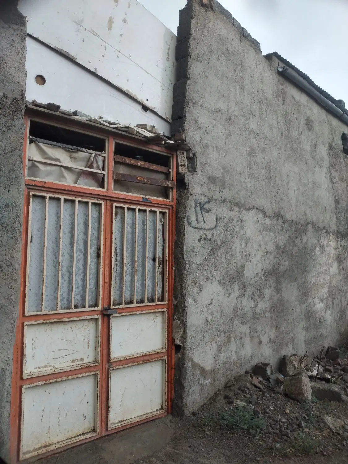 کارگاه ۱۰۰ متری