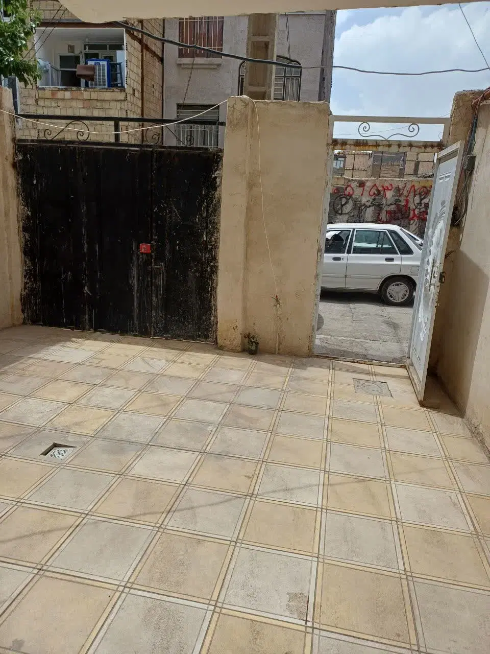شهرک حجت با پارکینگ اختصاصی