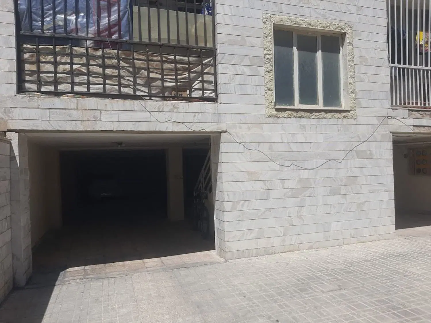 واحد۵۳متری طبقه دوم سندتگبرگ پارکینگ انباری دار