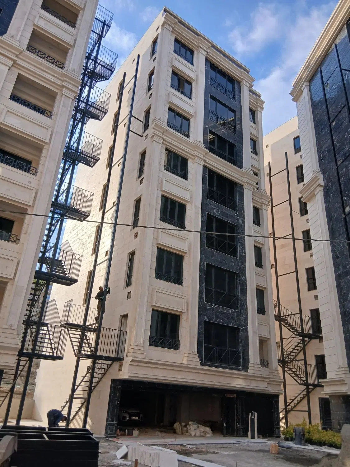 کارشناسان دوکله چهارنبش خیابان صخره