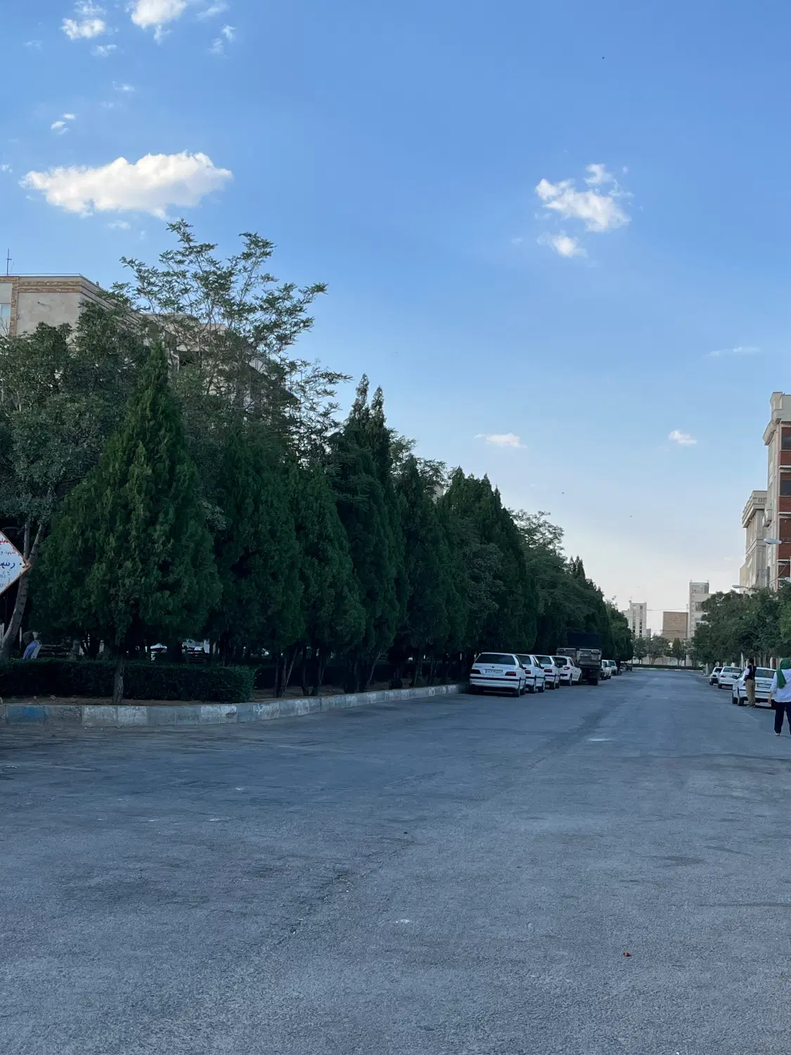 اپارتمان۸۸ متری نگین شهرک قایم بربلوار