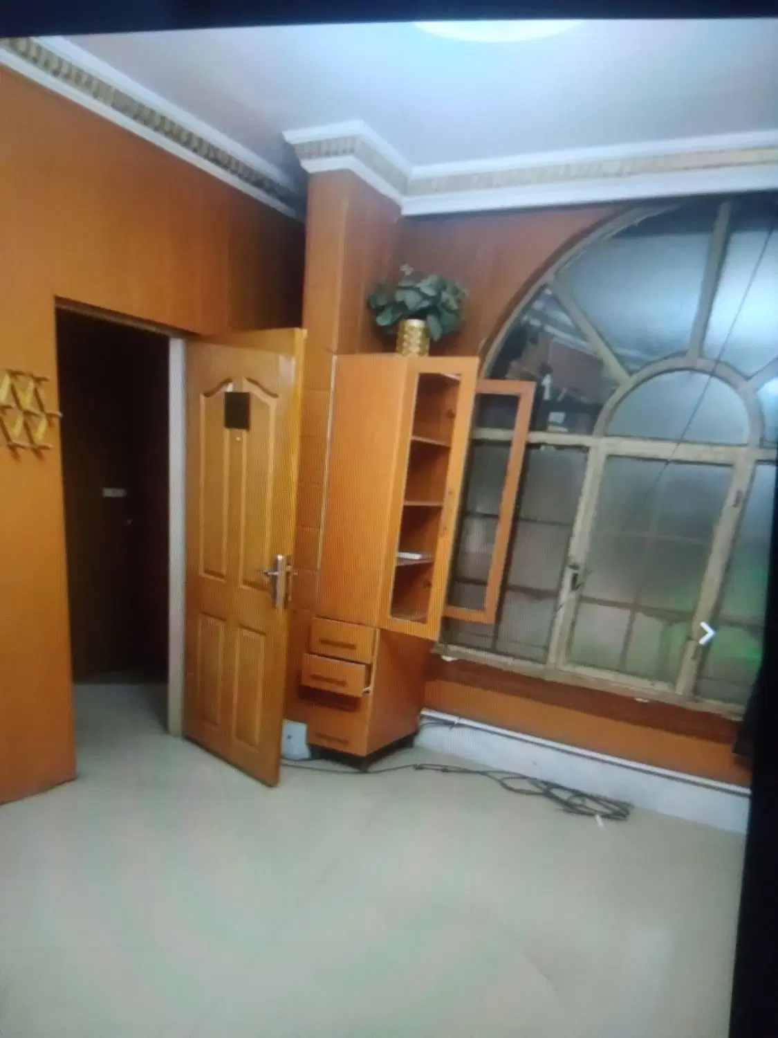 تهاتر باویلا یک واحد اداری تجاری نبش چهاراه توس ۷۵