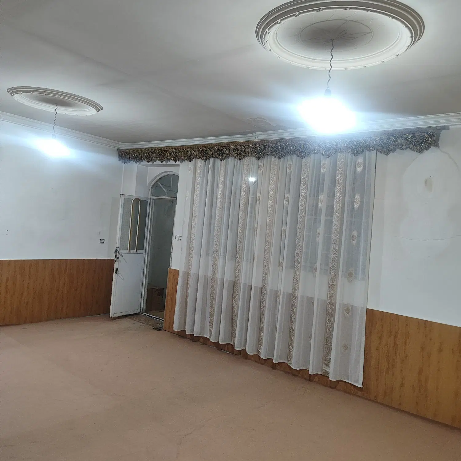 کشتارگاه خانه دو طبقه سرویس