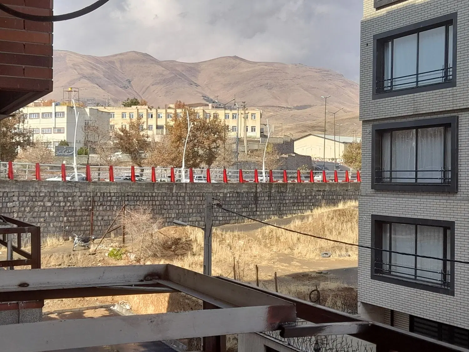 آپارتمانی هنرمندان _ خبرنگاران روبروی هتل شادی