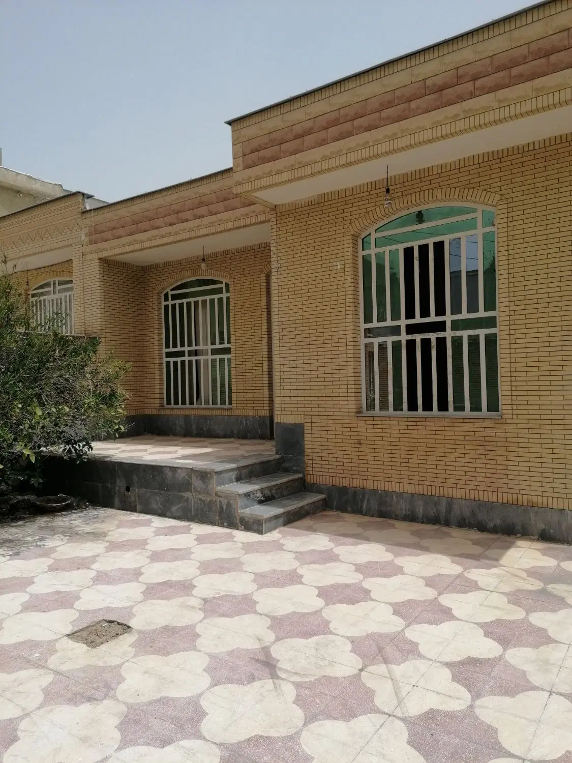 دوخواب ویلایی یک طبق درخیابان ساسانی