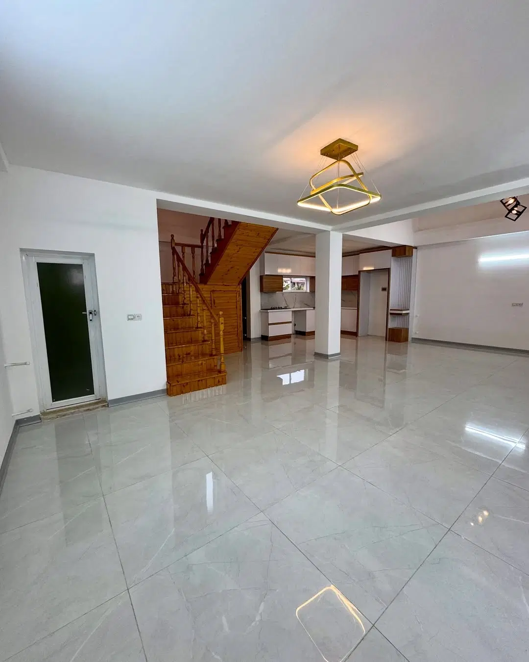 دوبلکس باغی۳۵۰متری شهرکی باسندومجوزساخت