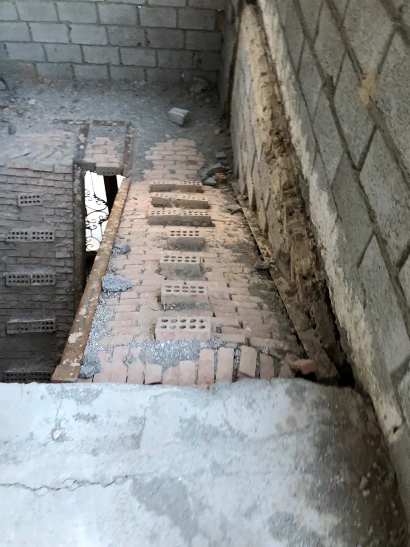 زمین نیم کاره