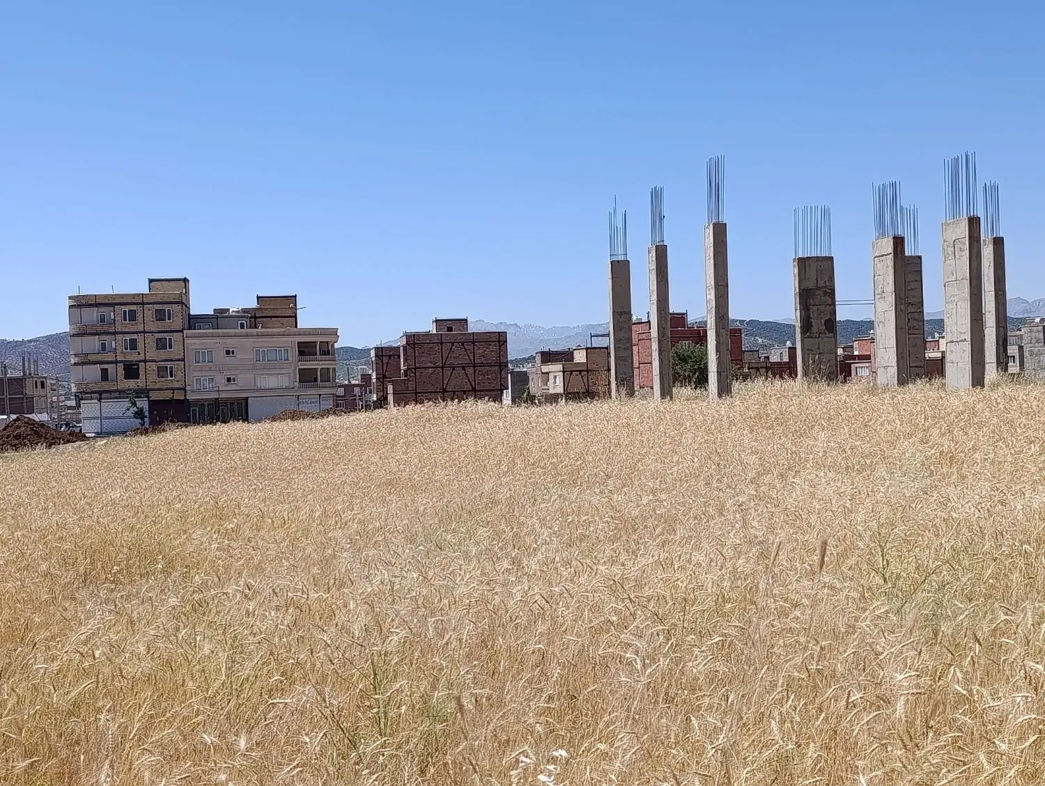 فروش زمین 110متری پشت میدان پیشمرگه