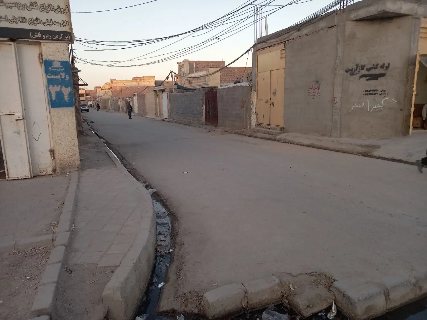 ویلایی200مترنزدیک خ اصلی