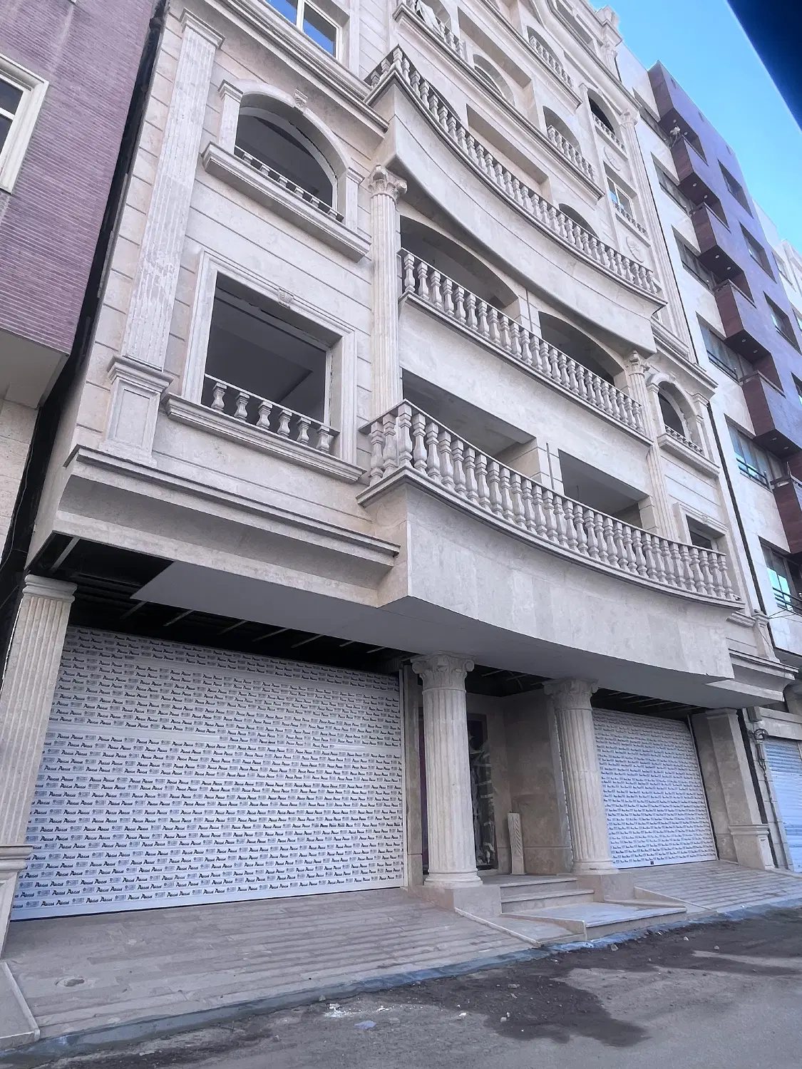 معاوظه آپارتمان ۲۳۰ متری ۴ خواب