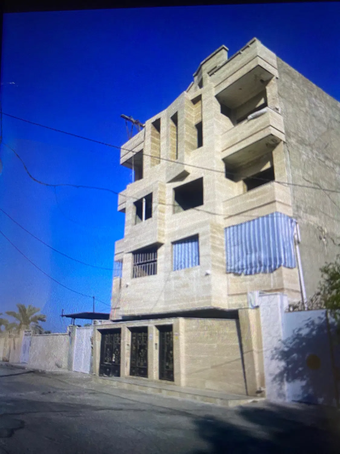 واحد مسکونی در بهترین موقعیت شهر،فاز یک زمین شهری