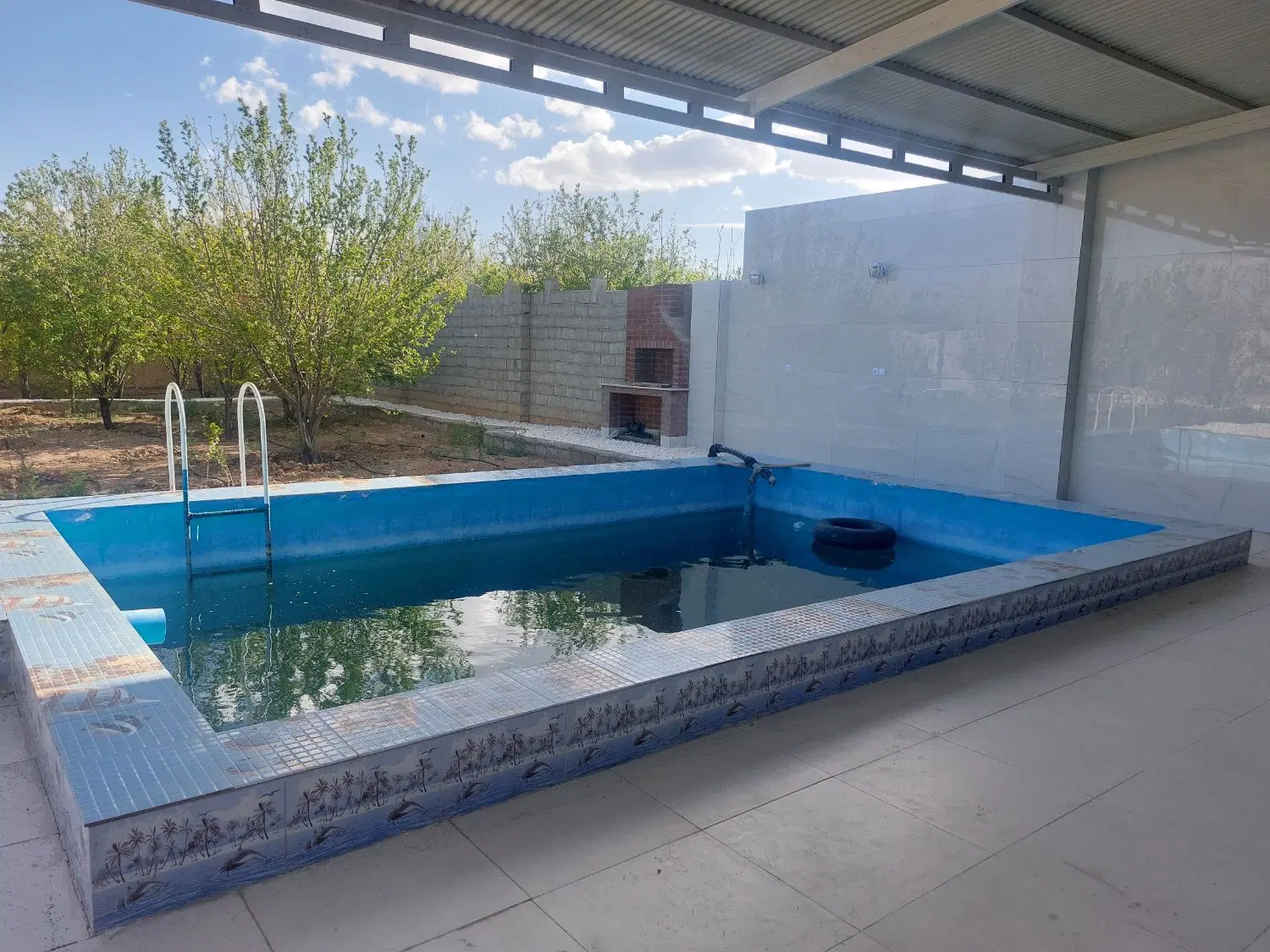 باغ درقلعه سفیدخیابان ولی عصر