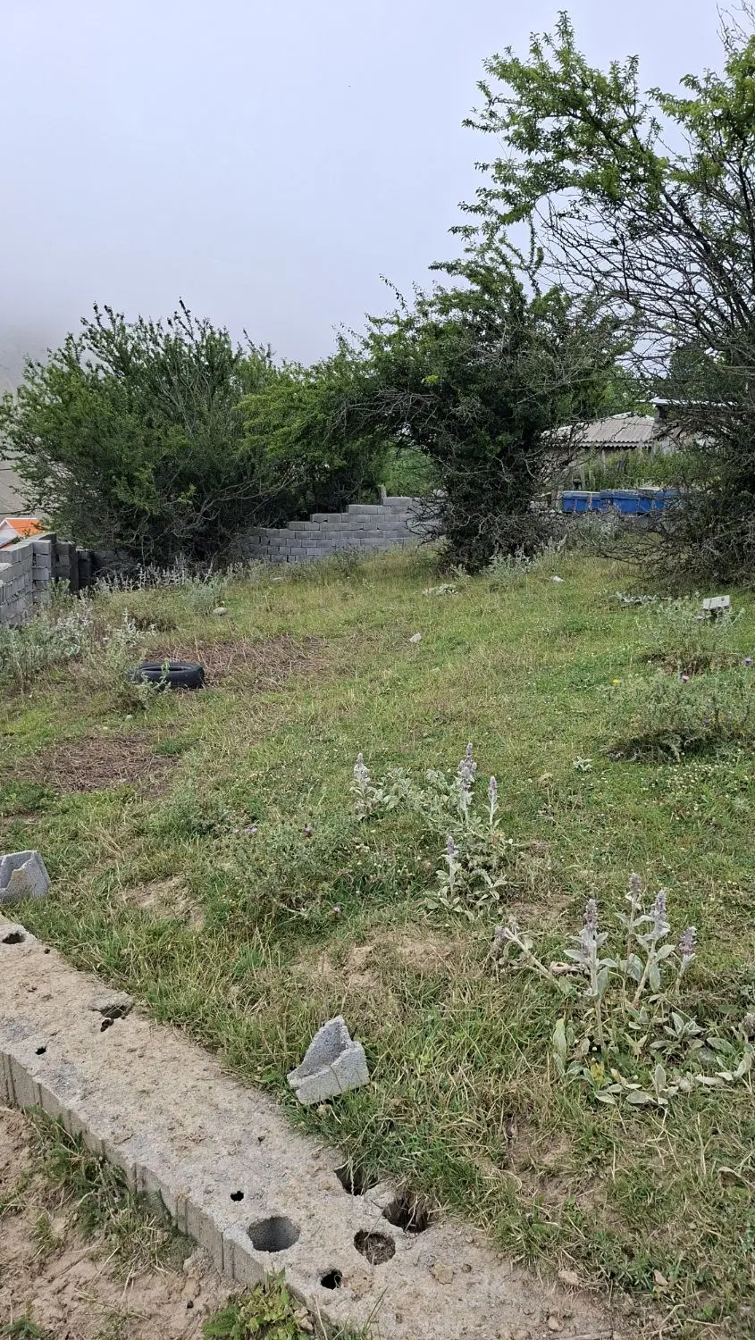 زمین در کوه گزناسرا