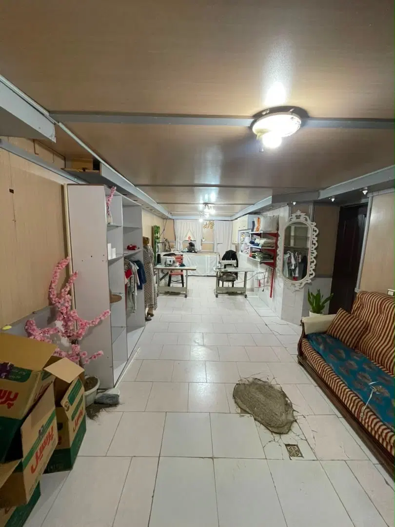 مغازه ۶۰متری