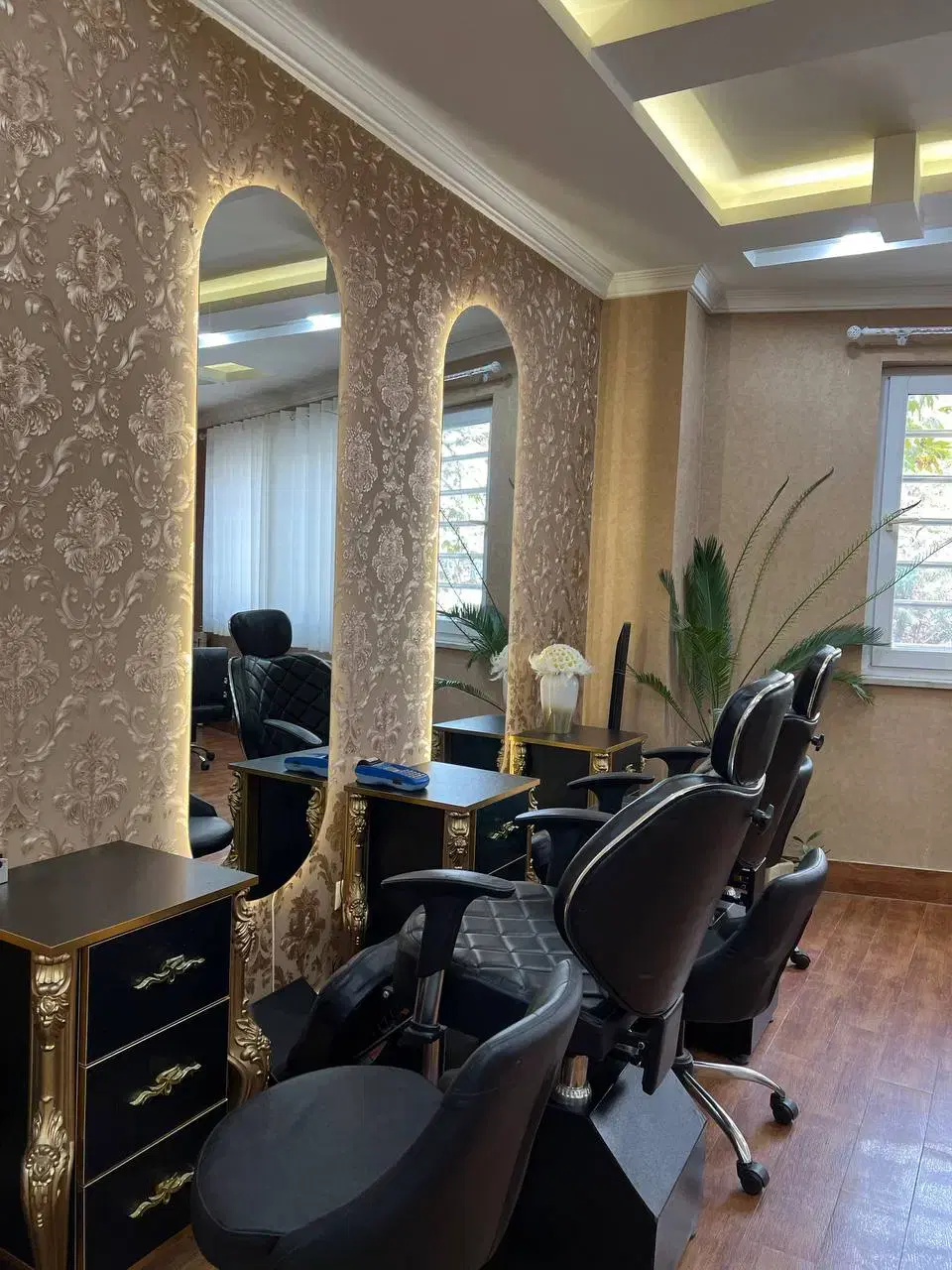 اجاره اتاق و صندلی در سالن زیبایی