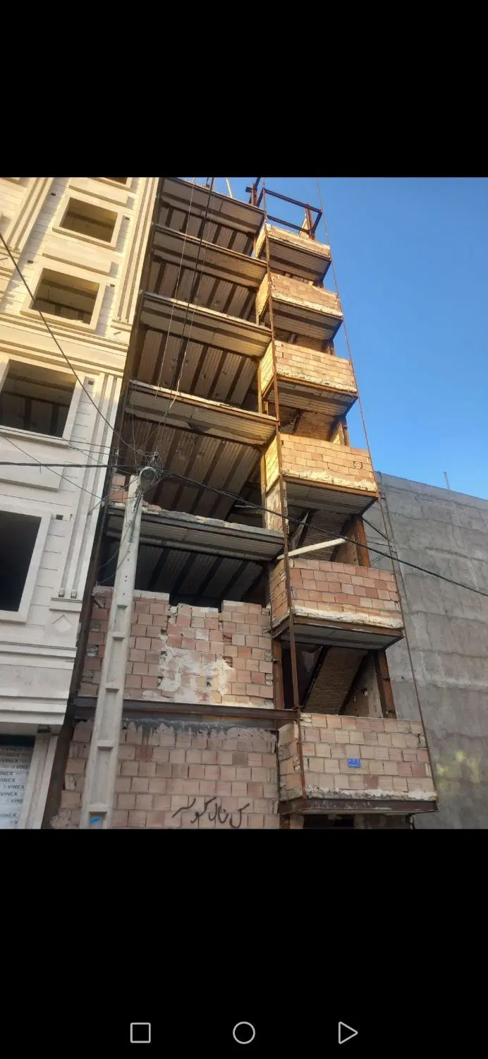 واحد۸۵متری پیش فروش با اسانسور