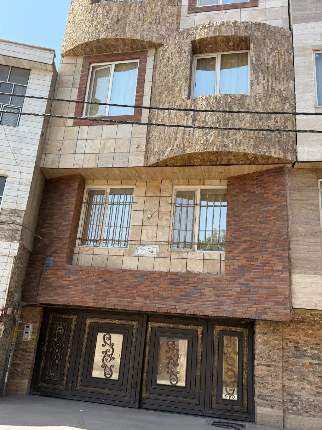 آپارتمان ۹۰ متری مولوی