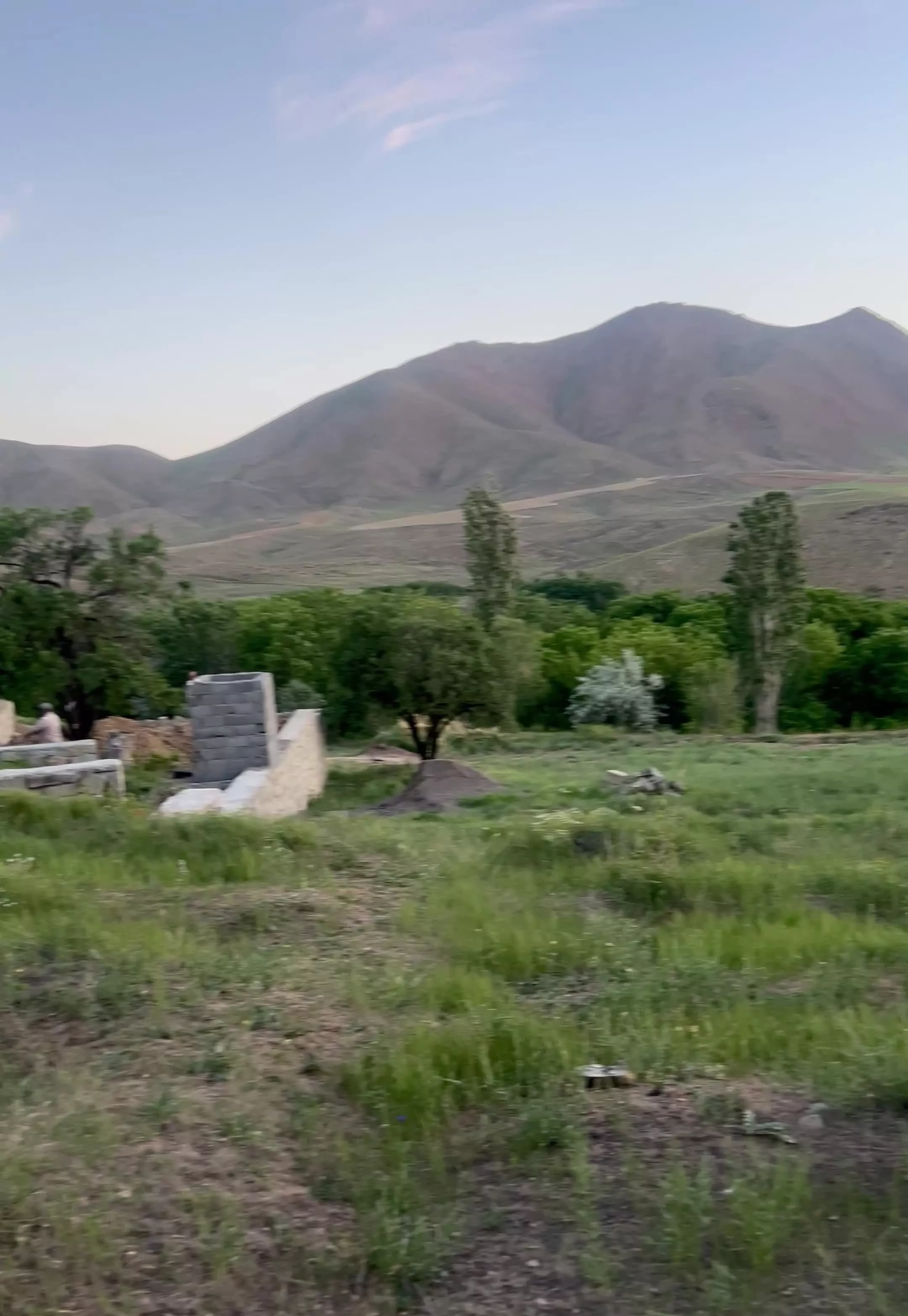 زمین داخل بافت مسکونی ۱۴۰۰ متر