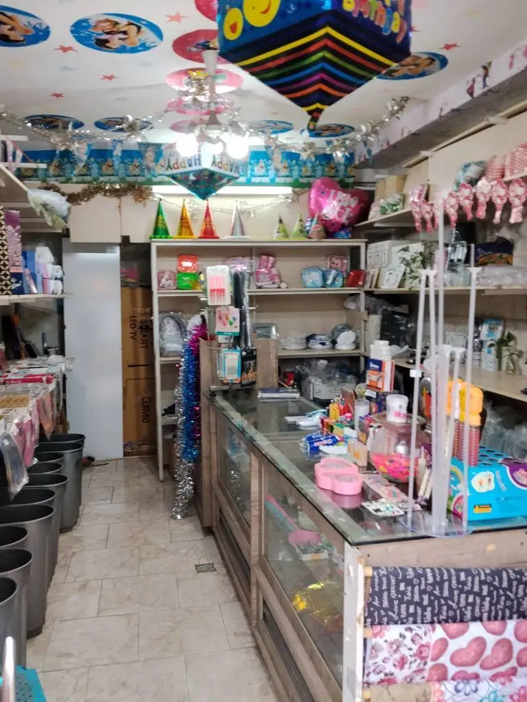 فروش مغازه ۲۳ متری بر خیابان اصلی مهر شهر فاز 4