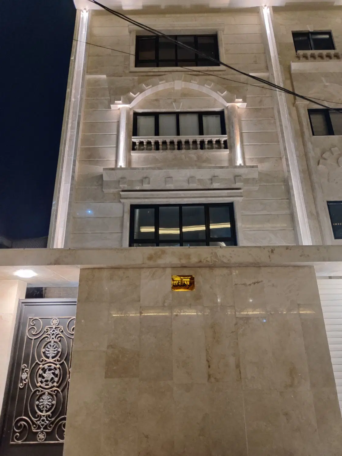 اپارتمان نوساز ۱۳۵ متری