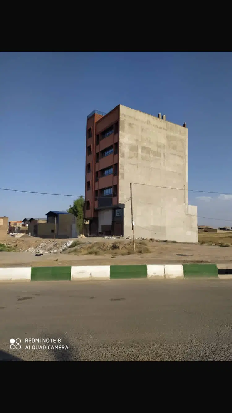 زمین ۲۴۰ متر بلوار شهید رجایی