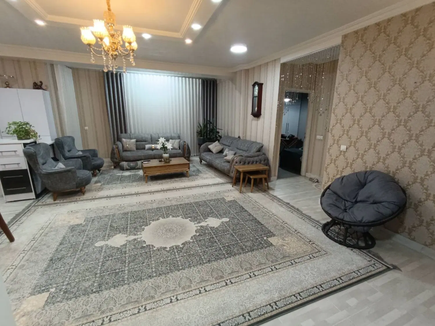 آپارتمان شیک و رو به نما