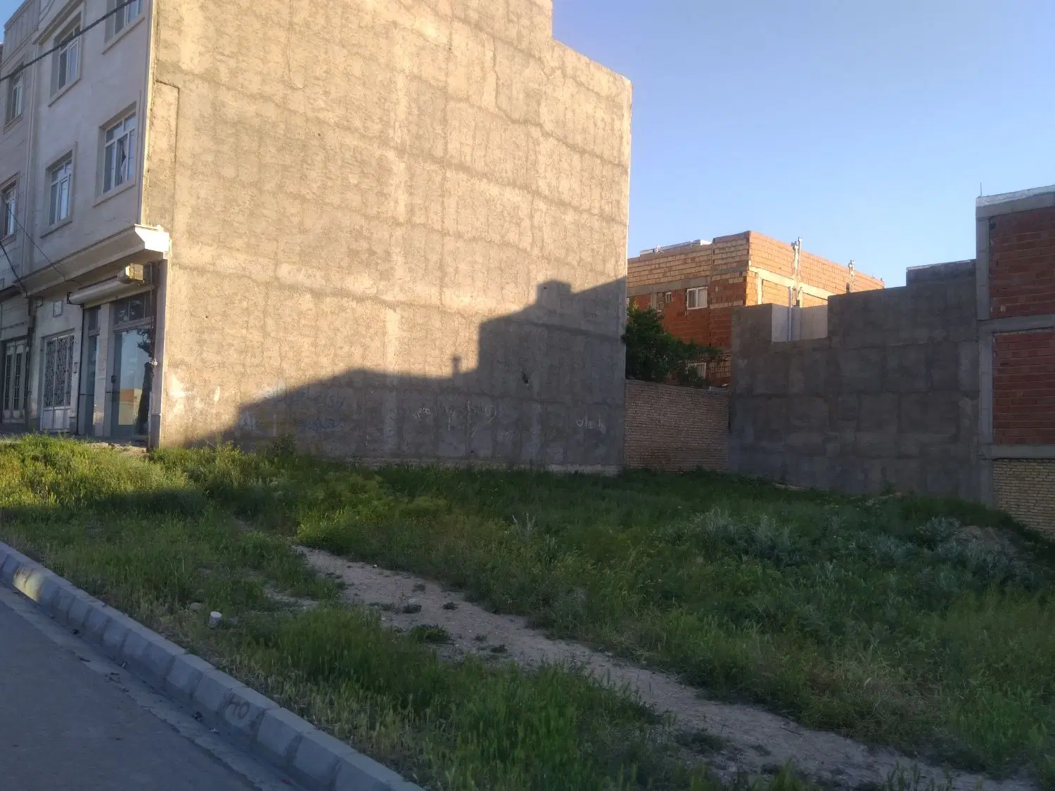 فروش زمین تجاری مسکونی معراج (مالک اشتر)