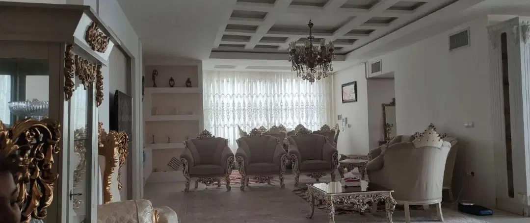 آپارتمان مدرن و شیک در طلائیه & ایــوانـکـ
