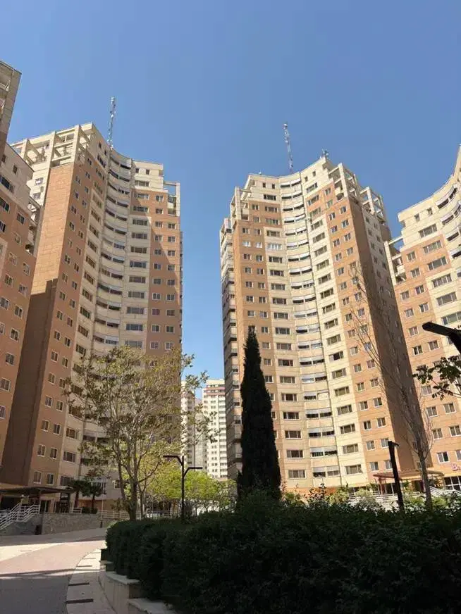 برج عرفان ۱۴۶متری _۳ خواب _ رینگ اصلی دریاچه