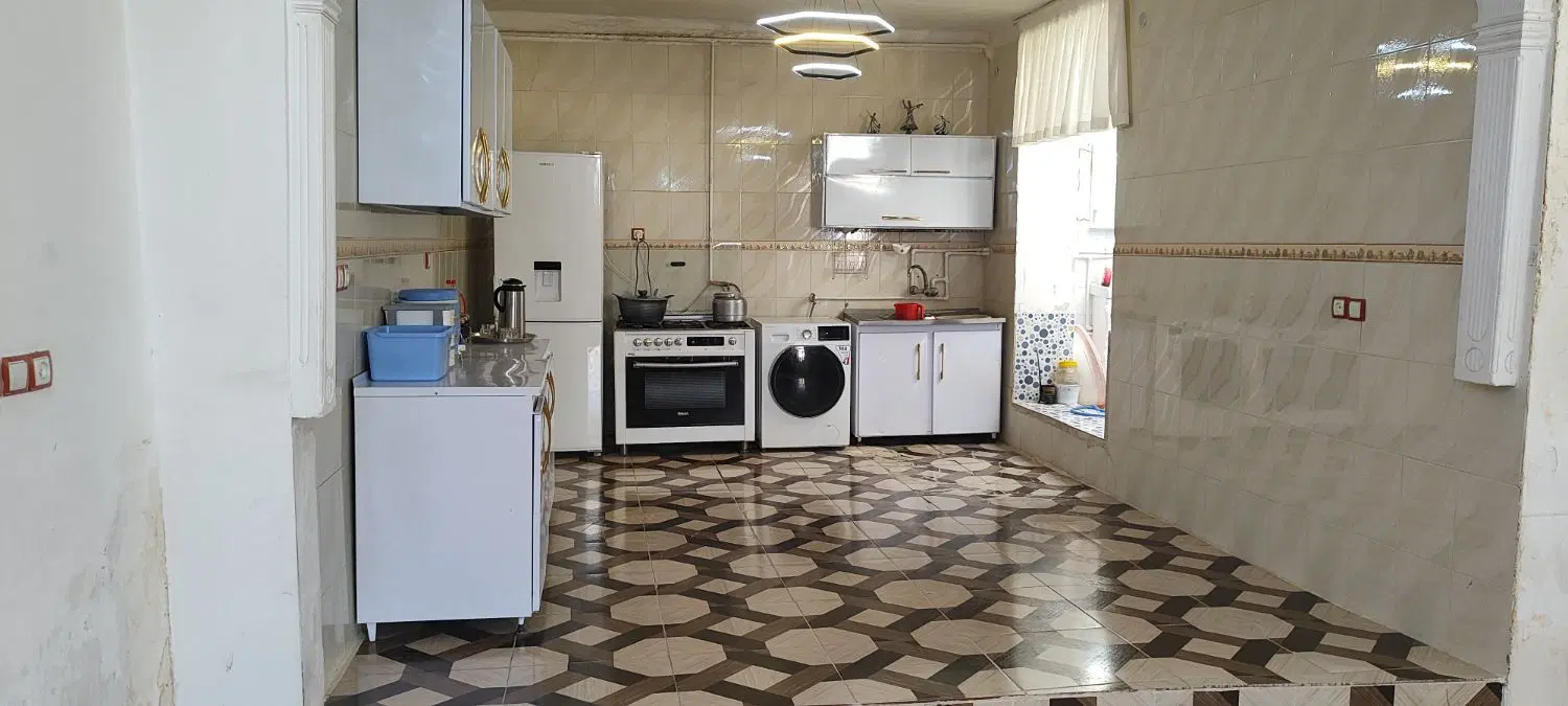 خانه اجاره تر و تمیز 120متر بازار