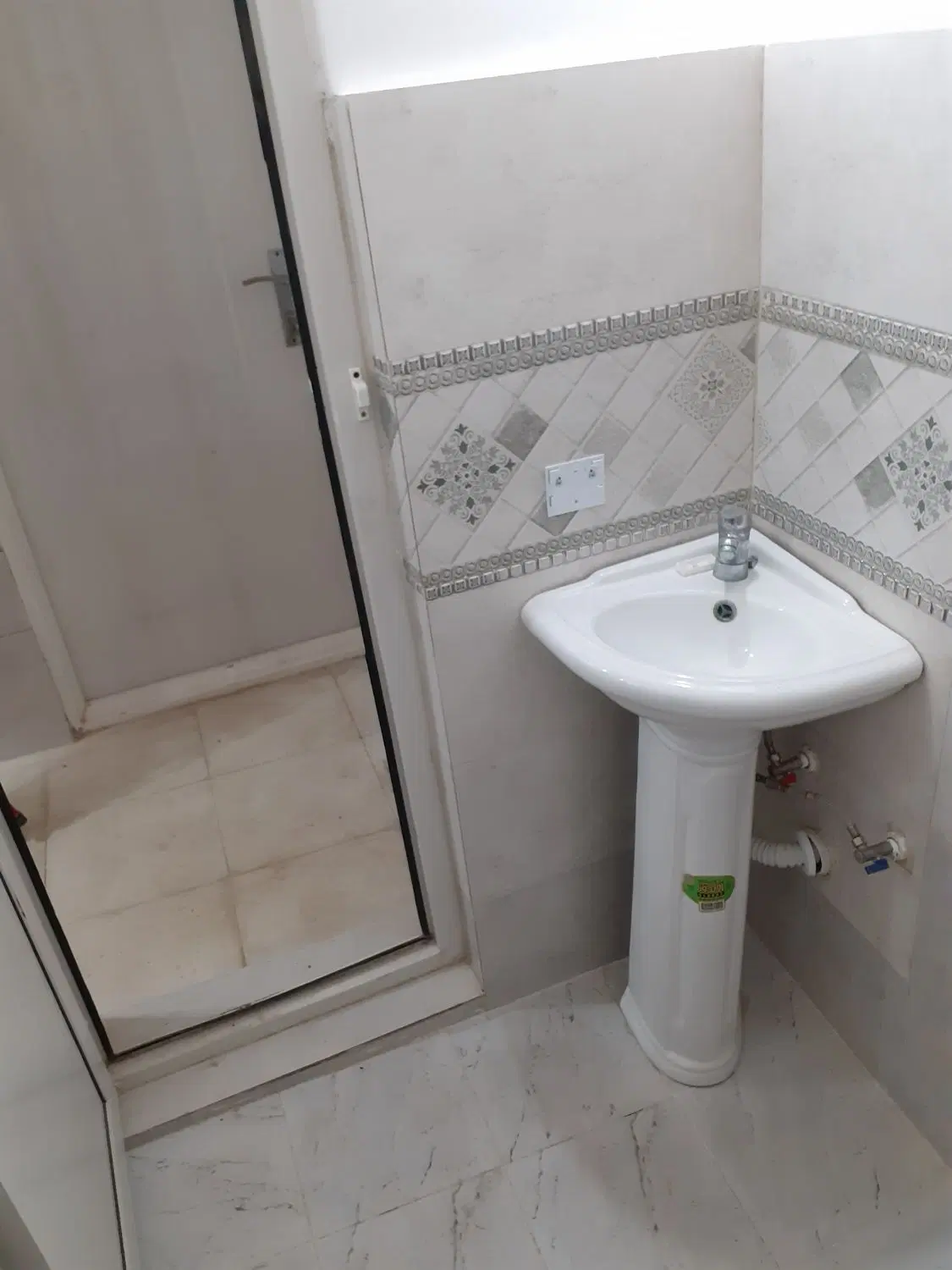 خانه ۱۱۰ متری ویلایی شهر میلاجرد