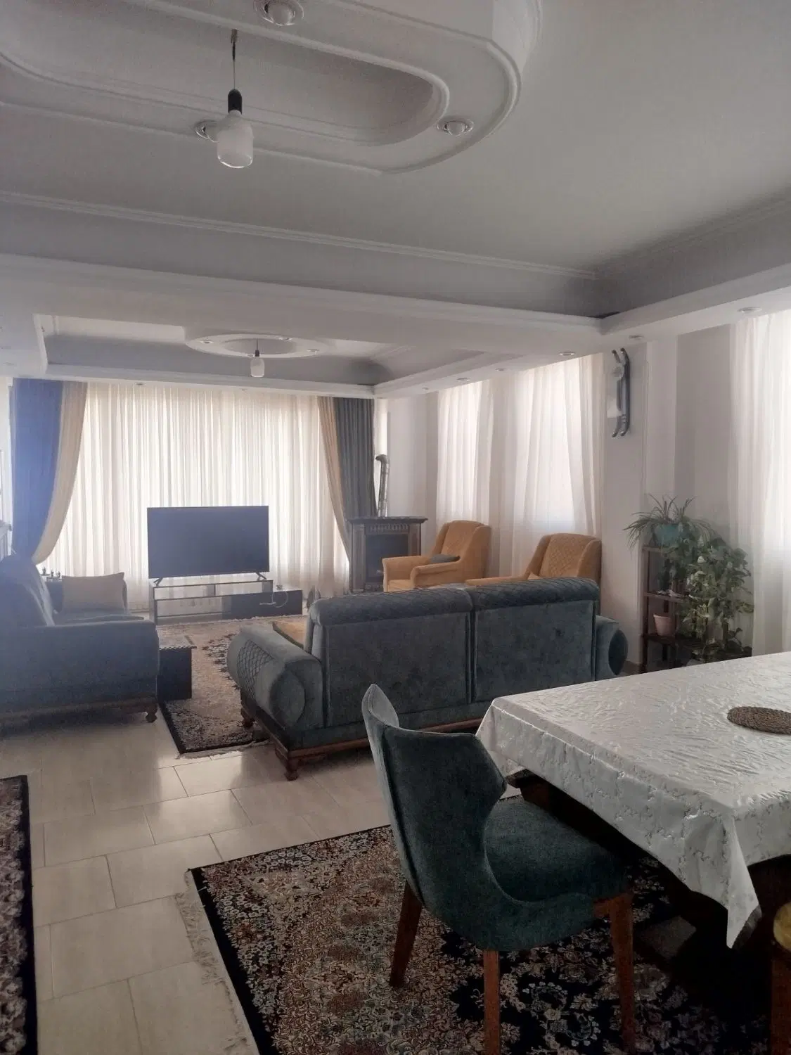 آپارتمان ۱۳۸ متری فاز یک