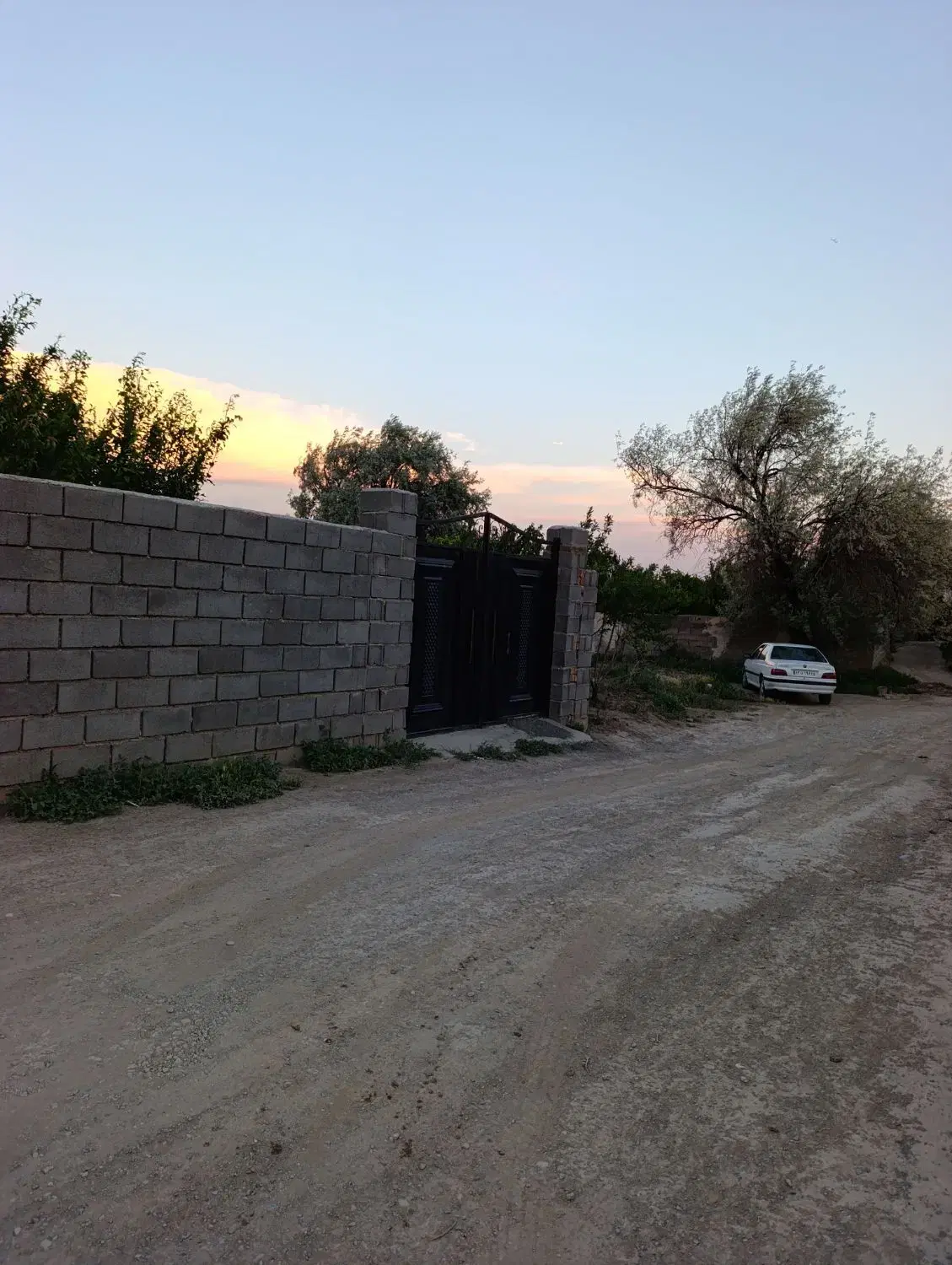 فروش زمین دور دیوار فدک