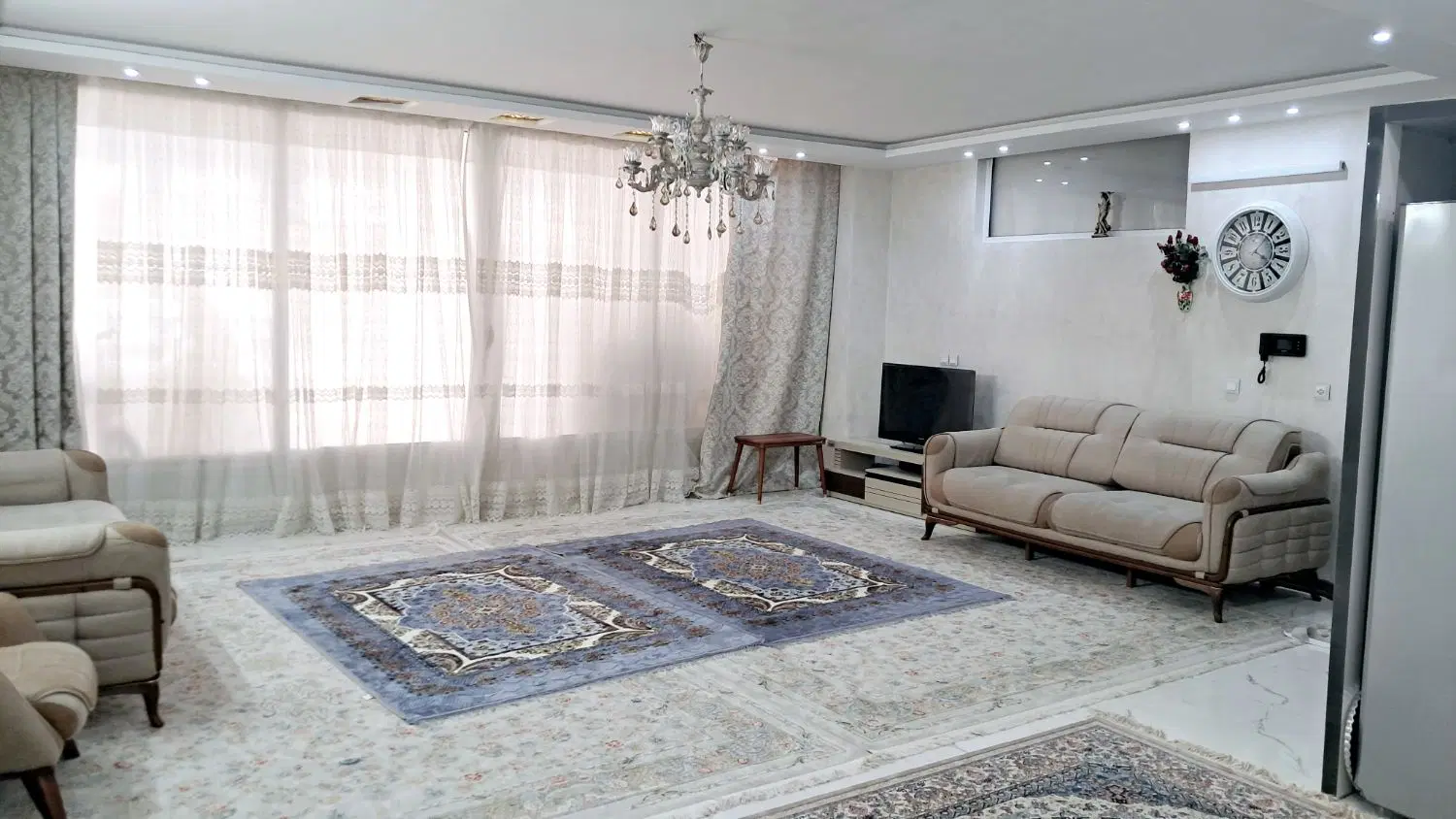 اپارتمان شهیدصادقی