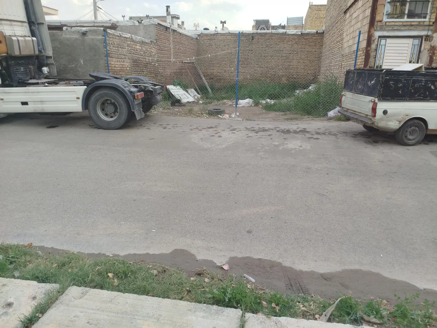 زمین صد متری در کوچه ده متری زمین در حاجی پیرلو هس