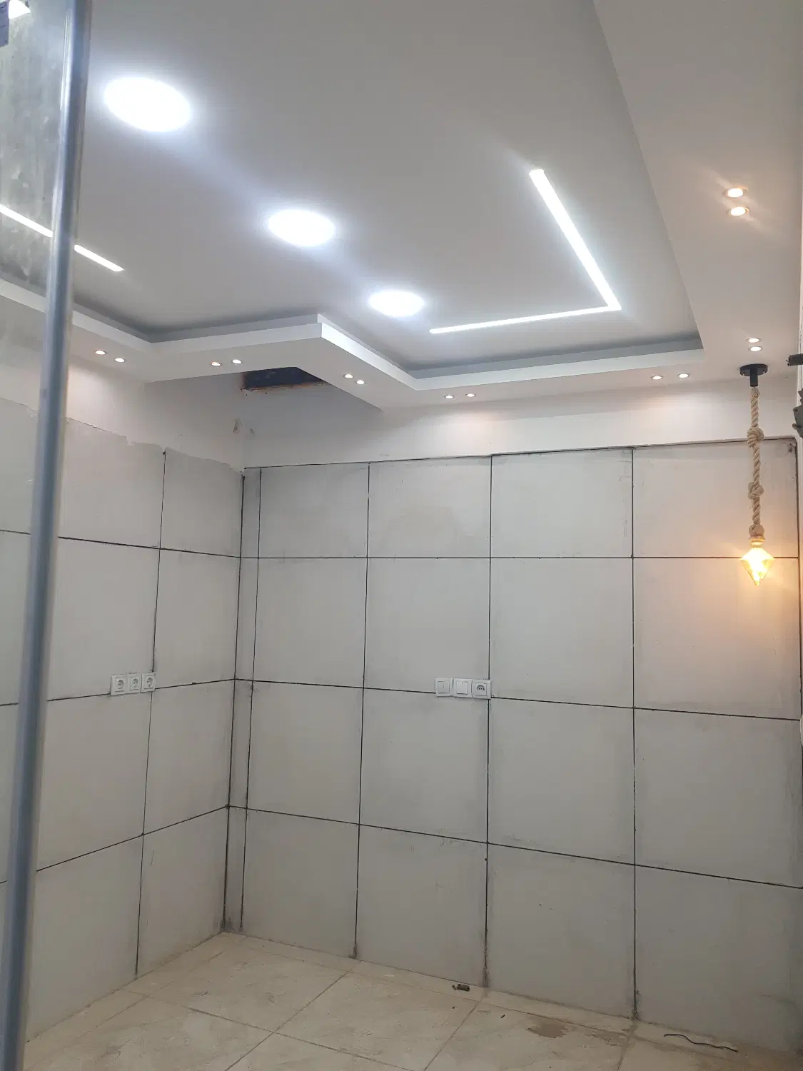 رهن و اجاره مغازه مرکز خرید حافظ،بیست متری موسوی