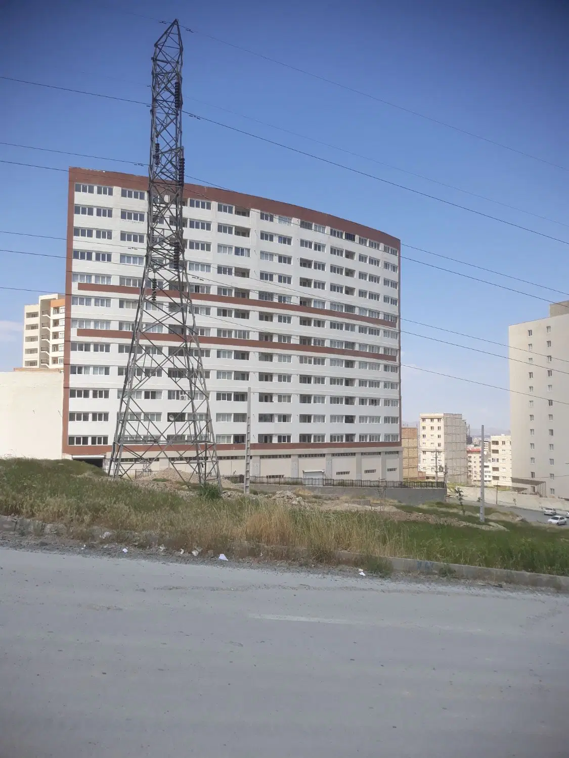 فروش واحد۱۱۳متری۳خواب گلشهر ۱ تکسام کلیدنخورده