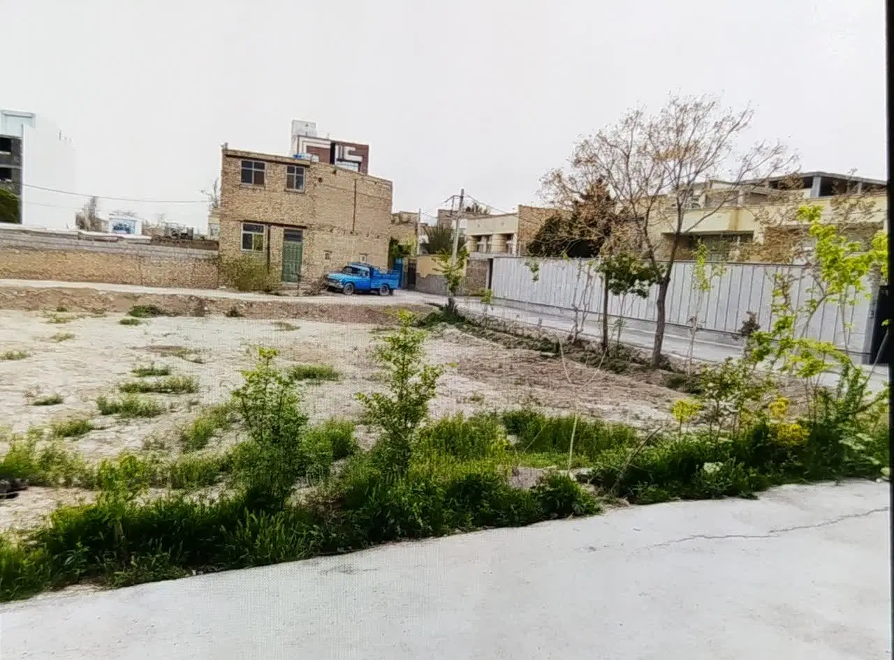 پلاک اول سه نبش به متراژ ۲۵۰ متر.