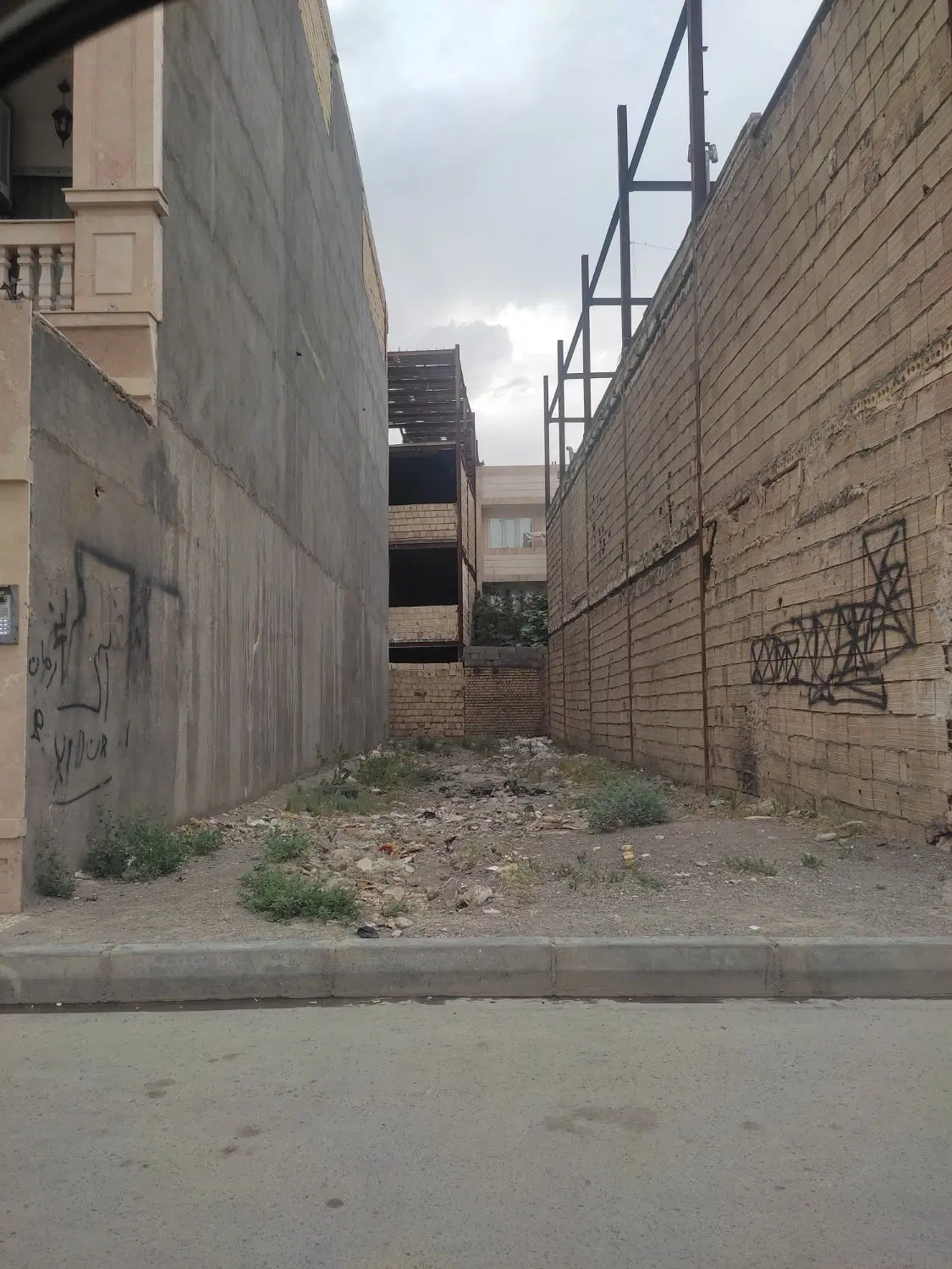 زمین منزل آبادباسندقلفتی