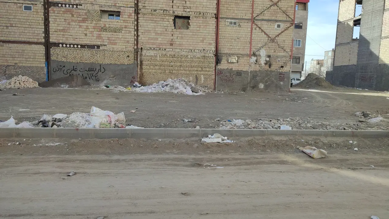 زمین توس35سالمندان 65متری
