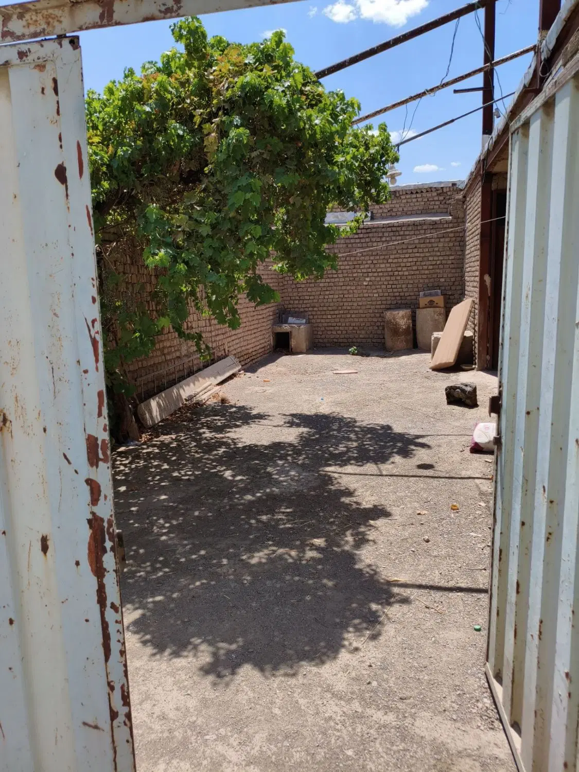 خانه نیمه ساز